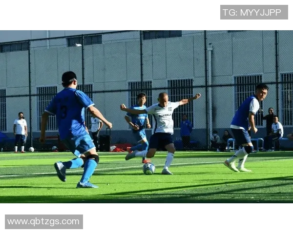 守卫绿茵场的足球明星们如何用激情与坚持书写传奇人生